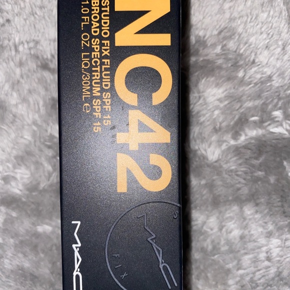 Mac Foundation bundle - Picture 2 of 6